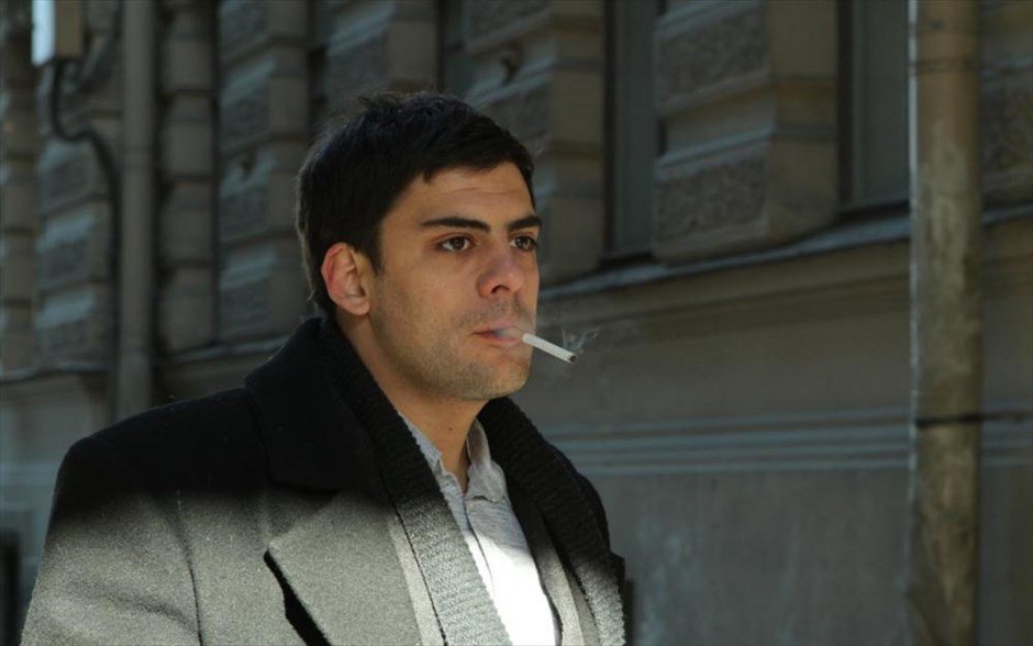  Εξόριστος Συγγραφέας. Η βιογραφική ταινία του Αλεξέι Γκερμάν Τζούνιορ -που συμμετείχε στο επίσημο Διαγωνιστικό Τμήμα του 68ου Διεθνούς Φεστιβάλ Κινηματογράφου του Βερολίνου-&nbsp;παρουσιάζει έξι ημέρες από τη ζωή του σπουδαίου Ρώσου συγγραφέα Σεργκέι Ντοβλάτοβ, κατά τη δεκαετία του ’70 στην ΕΣΣΔ.