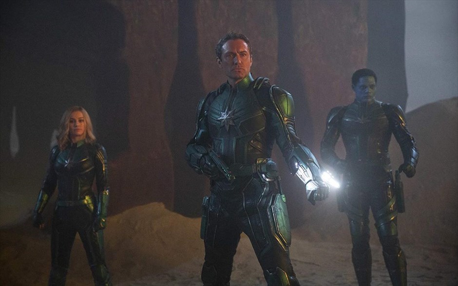 Captain Marvel. Η πιλότος πολεμικών αεροσκαφών Κάρολ Ντάνβερς (Μπρι Λάρσον) μεταμορφώνεται σε μία από τις πιο ισχυρές ηρωίδες του κόσμου. Όταν ένας μαινόμενος διαγαλαξιακός πόλεμος ανάμεσα σε δύο εξωγήινες φυλές καταλήγει στη Γη, η Ντάνβερς και οι σύμμαχοί της βρίσκονται στο μάτι του κυκλώνα. H πρώτη υπερηρωίδα με δική της ταινία στο κινηματογραφικό σύμπαν της Marvel.