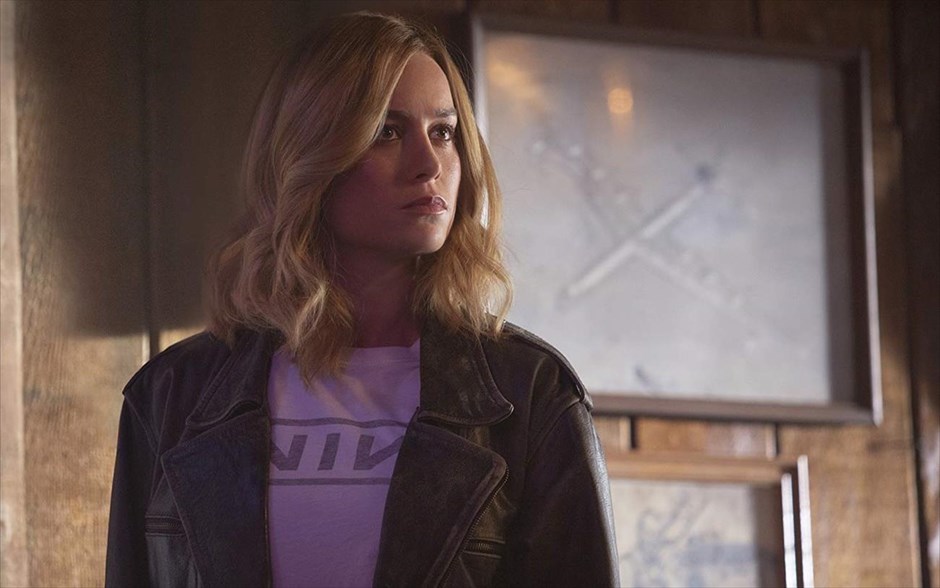 Captain Marvel. Η πιλότος πολεμικών αεροσκαφών Κάρολ Ντάνβερς (Μπρι Λάρσον) μεταμορφώνεται σε μία από τις πιο ισχυρές ηρωίδες του κόσμου. Όταν ένας μαινόμενος διαγαλαξιακός πόλεμος ανάμεσα σε δύο εξωγήινες φυλές καταλήγει στη Γη, η Ντάνβερς και οι σύμμαχοί της βρίσκονται στο μάτι του κυκλώνα. H πρώτη υπερηρωίδα με δική της ταινία στο κινηματογραφικό σύμπαν της Marvel.