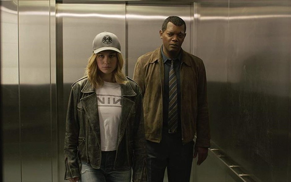 Captain Marvel. Η πιλότος πολεμικών αεροσκαφών Κάρολ Ντάνβερς (Μπρι Λάρσον) μεταμορφώνεται σε μία από τις πιο ισχυρές ηρωίδες του κόσμου. Όταν ένας μαινόμενος διαγαλαξιακός πόλεμος ανάμεσα σε δύο εξωγήινες φυλές καταλήγει στη Γη, η Ντάνβερς και οι σύμμαχοί της βρίσκονται στο μάτι του κυκλώνα. H πρώτη υπερηρωίδα με δική της ταινία στο κινηματογραφικό σύμπαν της Marvel.