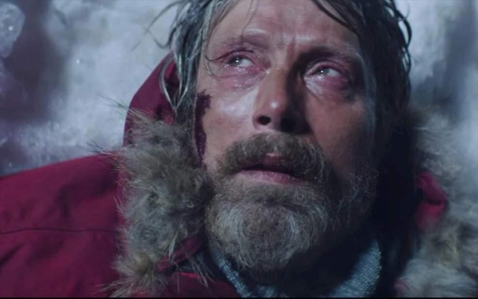 Arctic. Στην περιπέτεια επιβίωσης του πρωτοεμφανιζόμενου σκηνοθέτη Τζο Πένα, με πρωταγωνιστή τον επιβλητικό Δανό ηθοποιό Μαντς Μίκελσεν, &nbsp;ένας άντρας βρίσκεται μόνος στην καρδιά της Αρκτικής, όπου έχει εγκλωβιστεί μετά την πτώση του αεροπλάνου του.&nbsp;