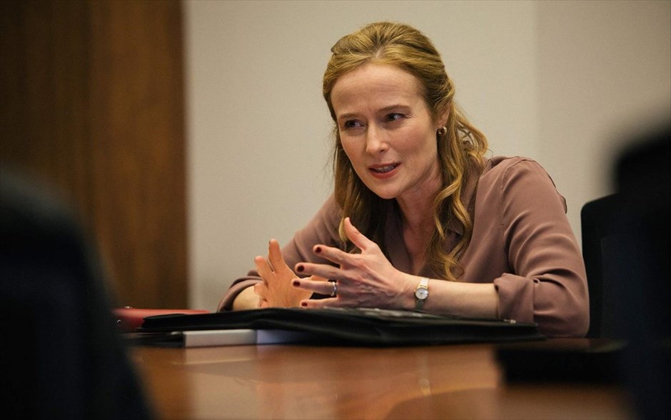 Vox Lux. Μια εκρηκτική ερμηνεία από τη Νάταλι Πόρτμαν στη δεύτερη μεγάλου μήκους ταινία του Μπράντι Κόρμπετ, που ακολουθεί τη σκανδαλώδη ζωή μιας ποπ σταρ με απροσδόκητη επιτυχία, την γεμάτη τρικυμίες σχέση με την κόρη της και τον αυταρχικό ατζέντη της, τον οποίο ερμηνεύει οΤζουντ Λο.