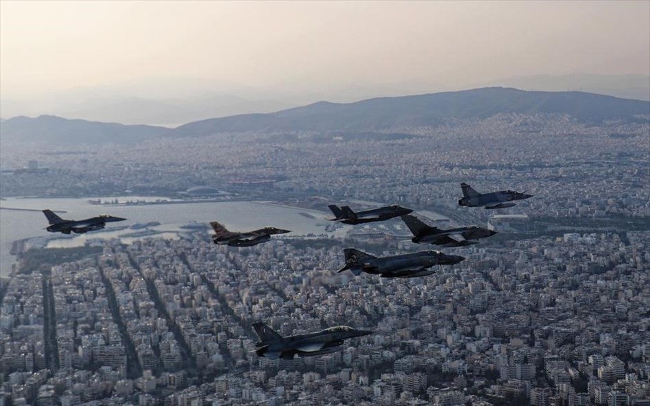 Η άσκηση «Ηνίοχος» στον αττικό ουρανό  . 