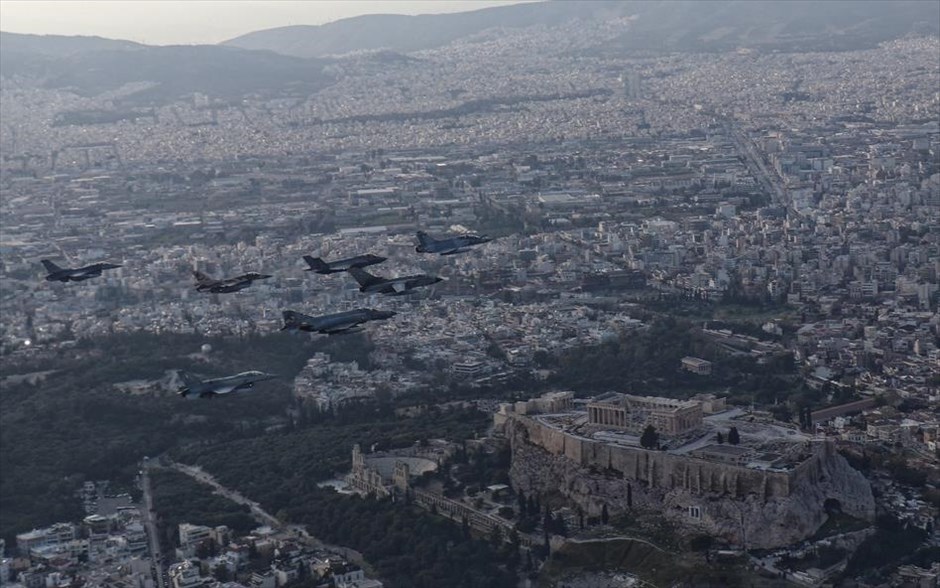 Η άσκηση «Ηνίοχος» στον αττικό ουρανό  . 