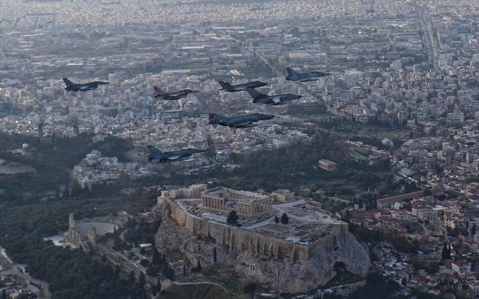Η άσκηση «Ηνίοχος» στον αττικό ουρανό  . 