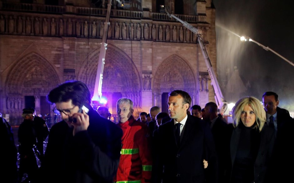 Εμανουέλ Μακρόν- Παναγία των Παρισίων - Notre Dame . 