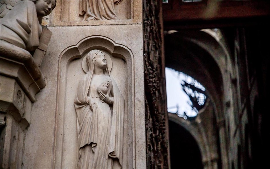 Παναγία των Παρισίων - Notre Dame - Νοτρ Νταμ - Φωτιά. 