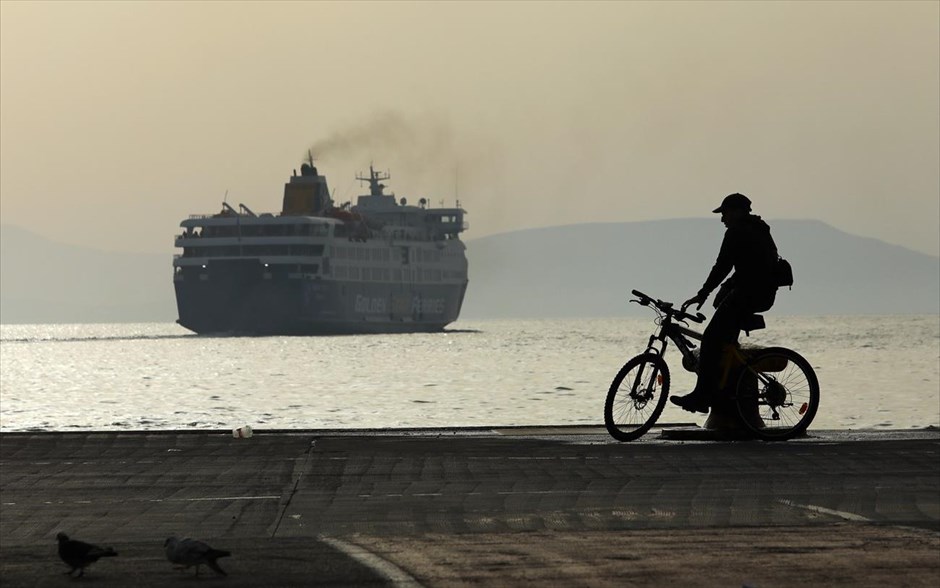 Ποδηλατάδα στη Ραφήνα. Στιγμιότυπο από το λιμάνι της Ραφήνας. 