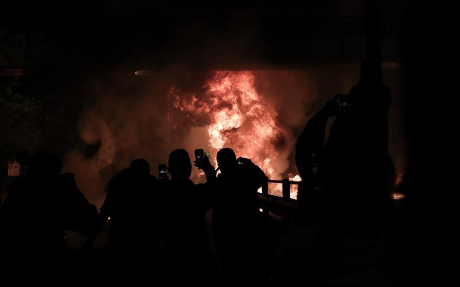 Εκρηκτική Ανάσταση στο Νέο Κόσμο. Στιγμιότυπο από τον εορτασμό&nbsp;της Ανάστασης, στον Ιερό Ναό Αναλήψεως Κυρίου, στο Νέο Κόσμο.&nbsp;