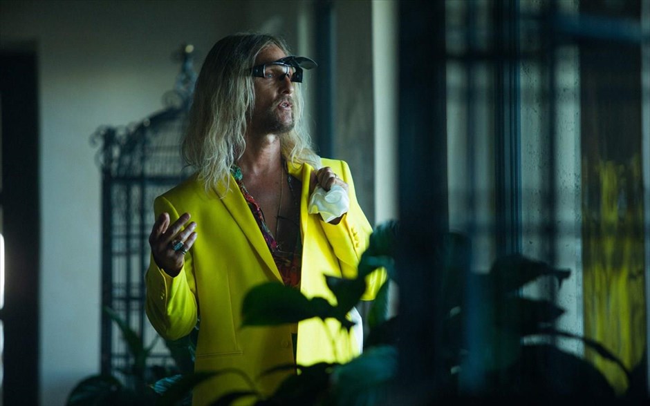 Ο Παραλίας. Ο σκηνοθέτης του «Spring Breakers», Χάρμονι Κορίν, παρουσιάζει τη νέα του δουλειά, μια κωμωδία με τον οσκαρικό&nbsp;ηθοποιό Μάθιου ΜακΚόναχι στον ρόλο ενός αλκοολικού συγγραφέα που ζει μια αντισυμβατική ζωή ανάμεσα σε Κούβα και Φλόριντα, χωρίς να λογαριάζει&nbsp;τους κανόνες, τα «πρέπει» και τις υποχρεώσεις απέναντι στον εαυτό του και τους ανθρώπους γύρω του.
