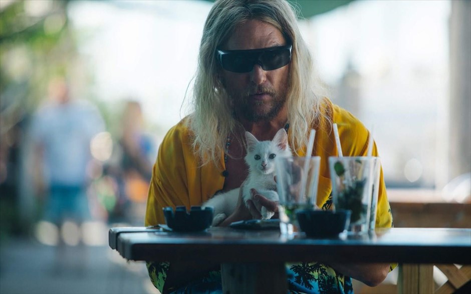 Ο Παραλίας. Ο σκηνοθέτης του «Spring Breakers», Χάρμονι Κορίν, παρουσιάζει τη νέα του δουλειά, μια κωμωδία με τον οσκαρικό&nbsp;ηθοποιό Μάθιου ΜακΚόναχι στον ρόλο ενός αλκοολικού συγγραφέα που ζει μια αντισυμβατική ζωή ανάμεσα σε Κούβα και Φλόριντα, χωρίς να λογαριάζει&nbsp;τους κανόνες, τα «πρέπει» και τις υποχρεώσεις απέναντι στον εαυτό του και τους ανθρώπους γύρω του.