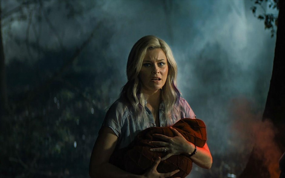Brightburn: Ζωντανή Κόλαση. Στο υπερηρωικό θρίλερ τρόμου του Ντέιβιντ Γιαροβέσκι, με την Ελίζαμπεθ Μπανκς, η άφιξη ενός μυστηριώδους μωρού κάνει πραγματικότητα τα όνειρα μιας γυναίκας για να αποκτήσει παιδί.&nbsp;