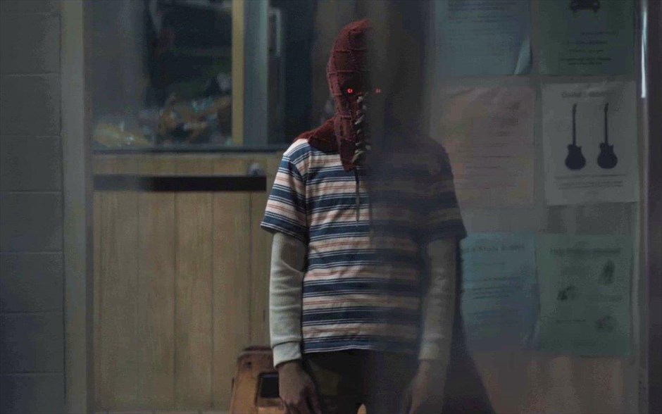 Brightburn: Ζωντανή Κόλαση. Στο υπερηρωικό θρίλερ τρόμου του Ντέιβιντ Γιαροβέσκι, με την Ελίζαμπεθ Μπανκς, η άφιξη ενός μυστηριώδους μωρού κάνει πραγματικότητα τα όνειρα μιας γυναίκας για να αποκτήσει παιδί.&nbsp;