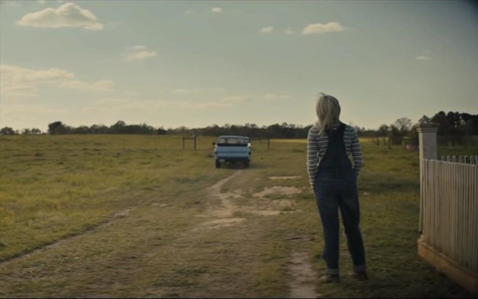 Brightburn: Ζωντανή Κόλαση. Στο υπερηρωικό θρίλερ τρόμου του Ντέιβιντ Γιαροβέσκι, με την Ελίζαμπεθ Μπανκς, η άφιξη ενός μυστηριώδους μωρού κάνει πραγματικότητα τα όνειρα μιας γυναίκας για να αποκτήσει παιδί.&nbsp;