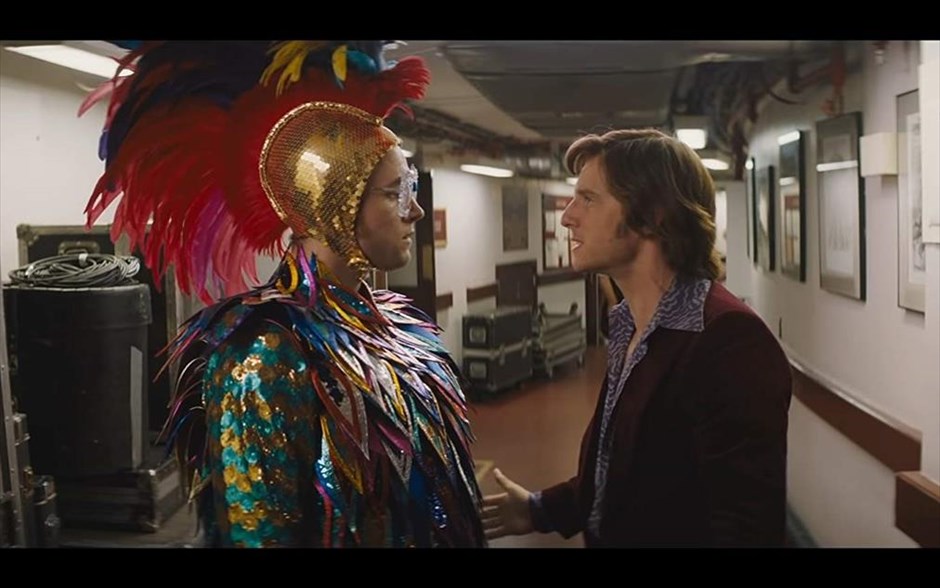 Rocketman. Η μουσική βιογραφία -με την υπογραφή του Ντέξτερ Φλέτσερ- αφηγείται την ιστορία του Σερ Έλτον Τζον, με απαρχή την εκτόξευσή του σε παγκόσμιο σούπερ σταρ στα τέλη της δεκαετίας του ’60.&nbsp;