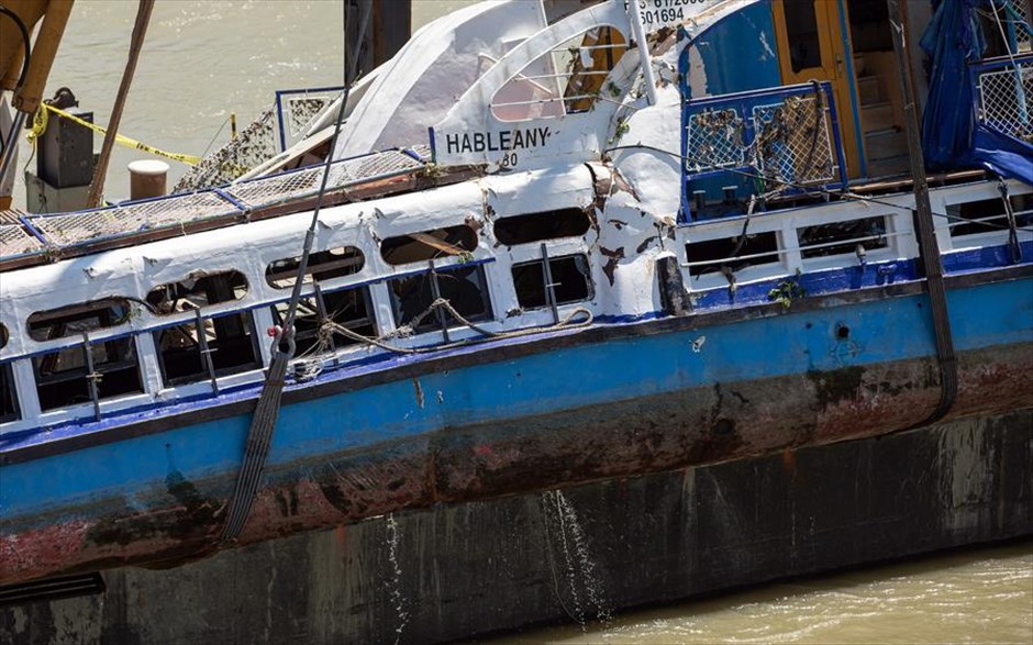 Ανέλκυση του κρουαζιερόπλοιου στην Βουδαπέστη. Συνεργεία στην Βουδαπέστη ξεκινούν την διαδικασία ανέλκυσης του κρουαζιερόπλοιου που βυθίστηκε στον Δούναβη στις 29 Μαΐου. Τουλάχιστον 4 πτώματα βρέθηκαν στο ναυάγιο, άλλα 8 άτομα αγνοούνται. Συνολικά 20 άτομα έχουν χάσει την ζωή τους, ενώ επιβίωσαν 7 τουρίστες.