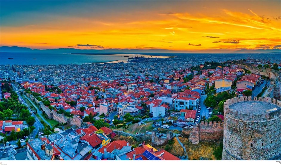 Εντυπωσιακή η Θεσσαλονίκη (και) από ψηλά. Η πόλη της Θεσσαλονίκης απο τον Πύργο Τριγωνίου.