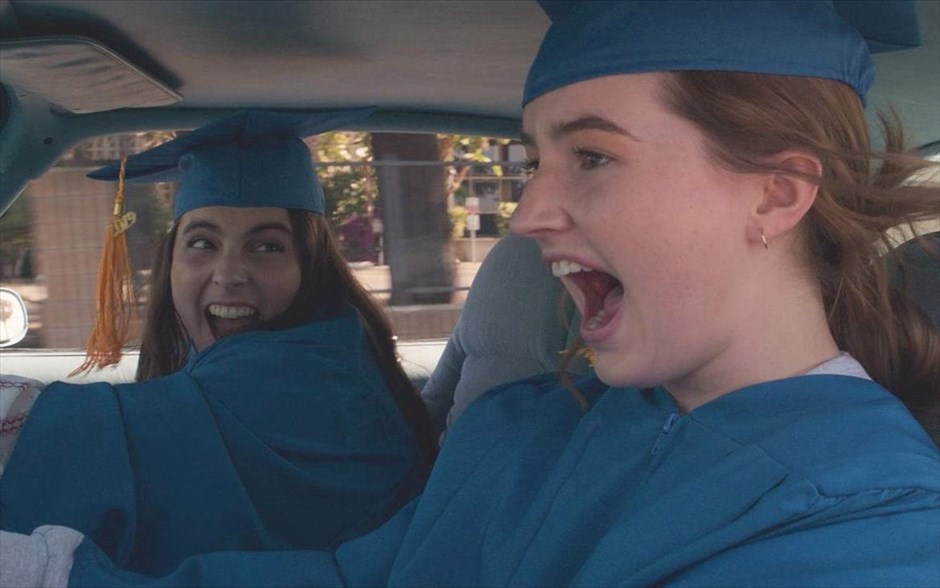 Booksmart. Στην κομεντί ενηλικίωσης της Ολίβια Γουάιλντ, με τις Κάιτλιν Ντέβερ και Μπίνι Φελντστάιν, δύο κολλητές και αριστούχες μαθήτριες, την παραμονή της αποφοίτησής&nbsp;τους συνειδητοποιούν πως έχουν χάσει πολλές ευκαιρίες να ζήσουν μοναδικές εμπειρίες, γιατί διάβαζαν ασταμάτητα. Τότε αποφασίζουν να κερδίσουν τον χαμένο χρόνο&nbsp;και να ζήσουν όλα όσα έχασαν σε ένα και μόνο περιπετειώδες βράδυ.