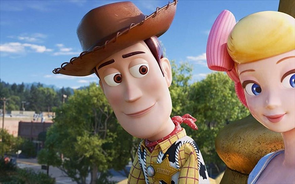 «Toy Story 4» . Στην τέταρτη ιστορία για τα παιχνίδια της Pixar, ο Γούντι και οι υπόλοιποι ήρωες ζουν πλέον με τη μικρή Μπόνι. Μια ημέρα ένα νέο παιχνίδια κάνει την εμφάνισή του.