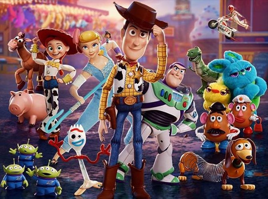 «Toy Story 4» . Στην τέταρτη ιστορία για τα παιχνίδια της Pixar, ο Γούντι και οι υπόλοιποι ήρωες ζουν πλέον με τη μικρή Μπόνι. Μια ημέρα ένα νέο παιχνίδια κάνει την εμφάνισή του.