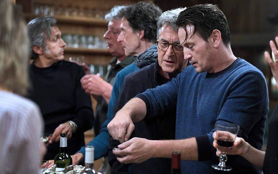 «Μικρά Αθώα Ψέματα 2». Επτά χρόνια μετά την πρώτη εμφάνισή της, η παρέα των Φρανσουά Κλουζέ, Μαριόν Κοτιγιάρ, Ζιλ Λελούς, Μπενουά Μαζιμέλ και των άλλων πρωταγωνιστών του «Μικρά Αθώα Ψέματα» επιστρέφει.