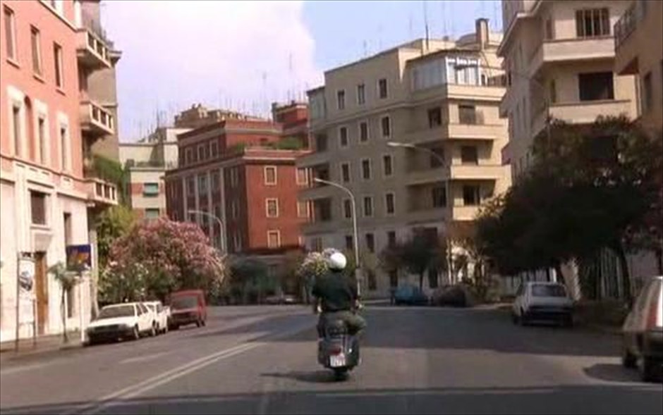 Αγαπημένο μου Ημερολόγιο. H καλύτερη ταινία του Νάνι Μορέτι είναι μια αποκαλυπτική, νοσταλγική, αστεία, τραγική και βαθιά ανθρώπινη βόλτα πάνω σε μια βέσπα.