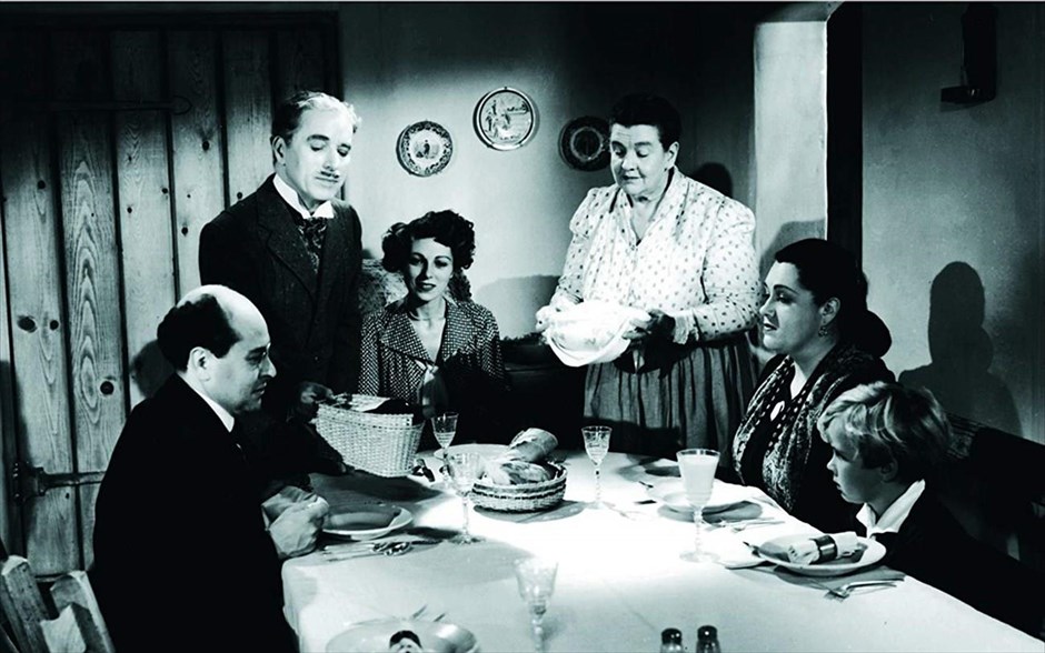 Ο Κύριος Βερντού. Στην αριστουργηματική κοινωνικοπολιτική σάτιρα του Τσάρλι Τσάπλιν, η οποία είναι βασισμένη σε μια ιδέα του Όρσον Γουέλς,&nbsp;ο κύριος Βερντού χάνει τη δουλειά του εξαιτίας της μεγάλης οικονομικής κρίσης.&nbsp;