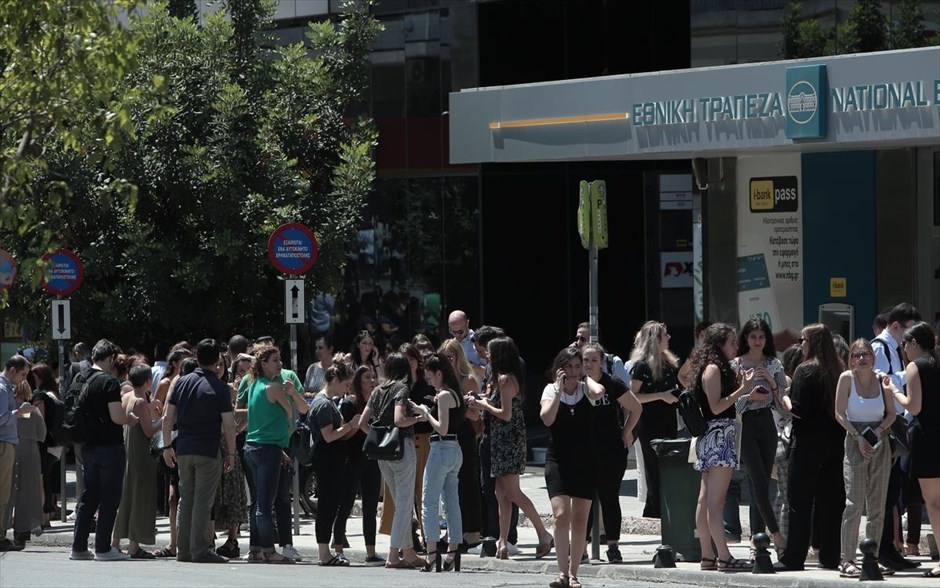 Σεισμός 5,1 ρίχτερ στην Αθήνα. 