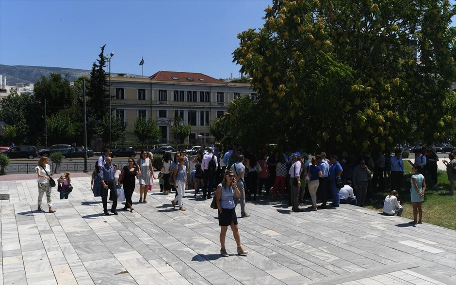Σεισμός 5,1 ρίχτερ στην Αθήνα. 