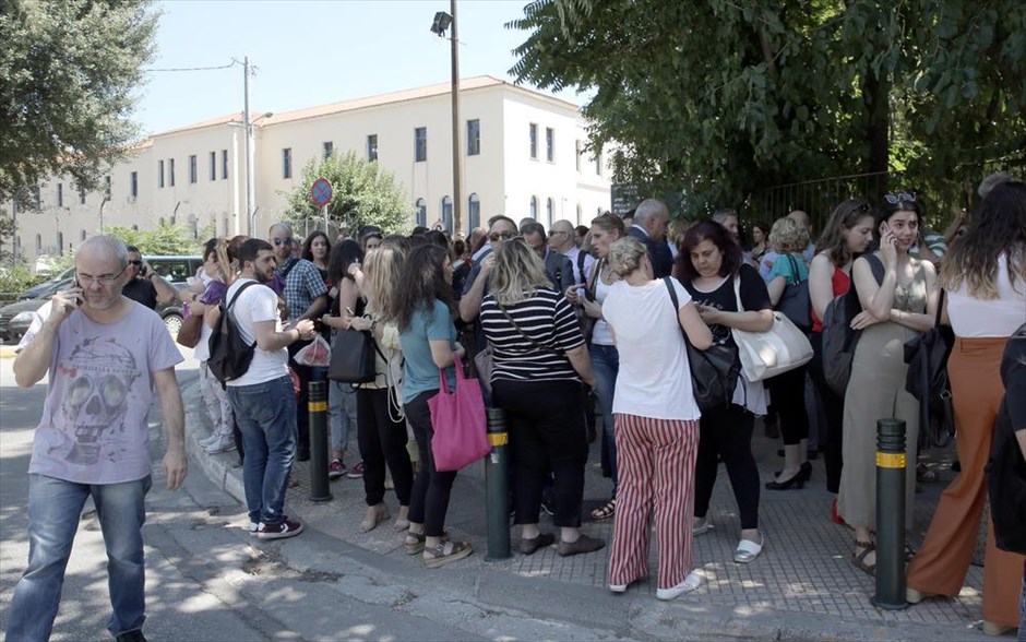 Σεισμός 5,1 ρίχτερ στην Αθήνα. 