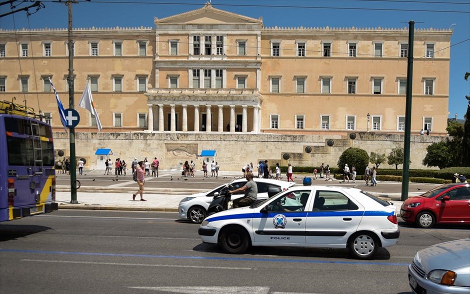 Σεισμός 5,1 ρίχτερ στην Αθήνα. 