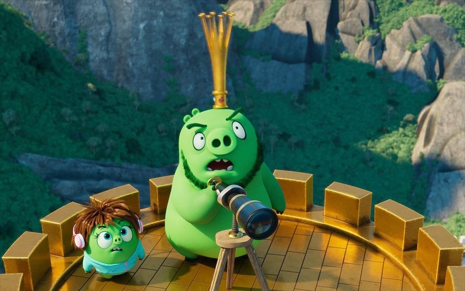 Angry Birds: Η Ταινία 2. Στη δεύτερη κινηματογραφική εξόρμηση των Angry Birds, με την υπογραφή του Θούροπ βαν Όρμαν, τα θυμωμένα πουλιά που δεν πετάνε και τα κακόβουλα πράσινα γουρούνια αντιμετωπίζουν μία κοινή απειλή που βάζει σε κίνδυνο τα νησιά τους.&nbsp;