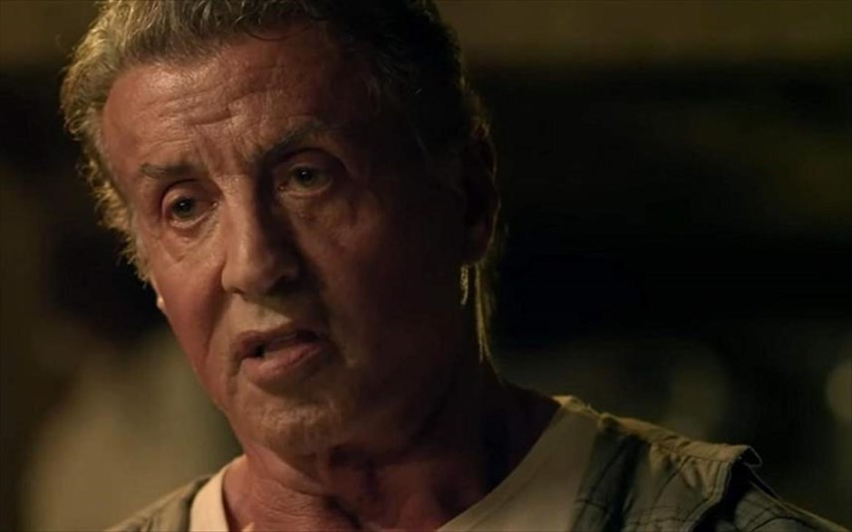 Rambo: Το Τελευταίο Αίμα. Τέσσερις δεκαετίες μετά, φτάνουμε από το Πρώτο στο Τελευταίο Αίμα, όπου ο Τζον Ράμπο θα πρέπει να έρθει αντιμέτωπος&nbsp;με το παρελθόν του και να φέρει ξανά στην επιφάνεια τις ανελέητες πολεμικές του ικανότητες, με σκοπό να πάρει εκδίκηση στην τελευταία του&nbsp;επικίνδυνη αποστολή.