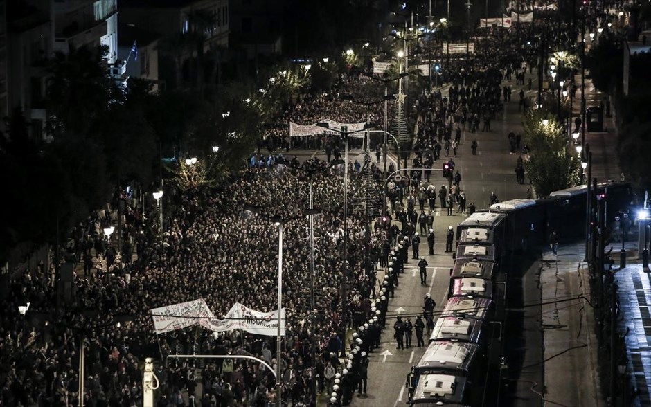 Πολυτεχνείο - Πορεία - Αμερικάνικη πρεσβεία. 