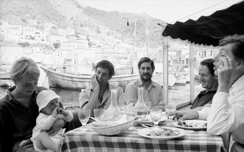 Marianne & Leonard: Λόγια Αγάπης. Ντοκιμαντέρ για τη σχέση του λογοτέχνη της μουσικής Λέοναρντ Κοέν με τη μούσα του, Μαριάν Ιλέν. Το καλοκαίρι του 1960, στην Ύδρα, ο σπουδαίος Κοέν θα γνωρίσει τη γυναίκα που θα του χαρίσει την έμπνευση για μερικά από τα διασημότερα τραγούδια του, όπως τα «So Long, Marianne», «Hey, That’s No Way to Say Goodbye» και «Bird on the Wire».