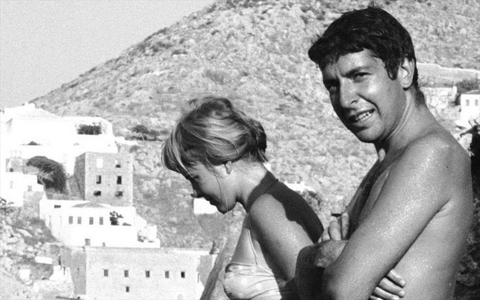 Marianne & Leonard: Λόγια Αγάπης. Ντοκιμαντέρ για τη σχέση του λογοτέχνη της μουσικής Λέοναρντ Κοέν με τη μούσα του, Μαριάν Ιλέν. Το καλοκαίρι του 1960, στην Ύδρα, ο σπουδαίος Κοέν θα γνωρίσει τη γυναίκα που θα του χαρίσει την έμπνευση για μερικά από τα διασημότερα τραγούδια του, όπως τα «So Long, Marianne», «Hey, That’s No Way to Say Goodbye» και «Bird on the Wire».