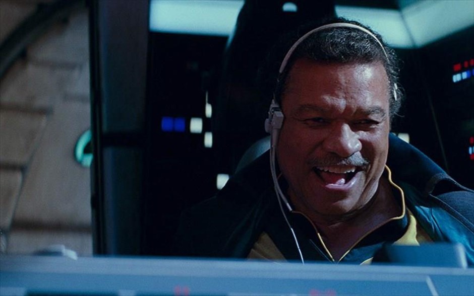 «Star Wars: Skywalker - Η Άνοδος». Η ιστορία μιας ολόκληρης γενιάς φτάνει στο τέλος της. Τo τελευταίο κεφάλαιο της νέας τριλογίας του «Πολέμου των Άστρων», που ξεκίνησε με τον Τζέι Τζέι Έιμπραμς, ολοκληρώνεται με τον ίδιο πίσω από την κάμερα.