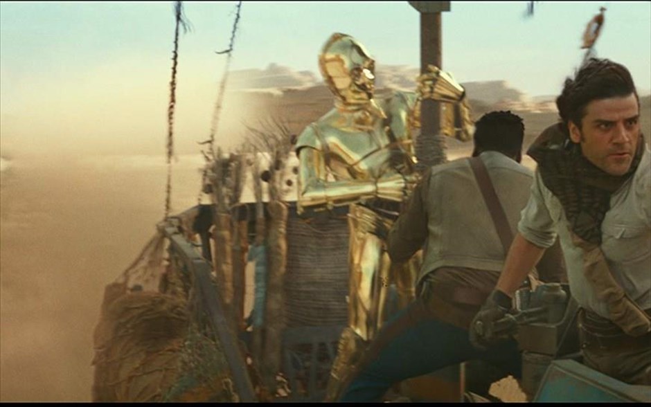 «Star Wars: Skywalker - Η Άνοδος». Η ιστορία μιας ολόκληρης γενιάς φτάνει στο τέλος της. Τo τελευταίο κεφάλαιο της νέας τριλογίας του «Πολέμου των Άστρων», που ξεκίνησε με τον Τζέι Τζέι Έιμπραμς, ολοκληρώνεται με τον ίδιο πίσω από την κάμερα.