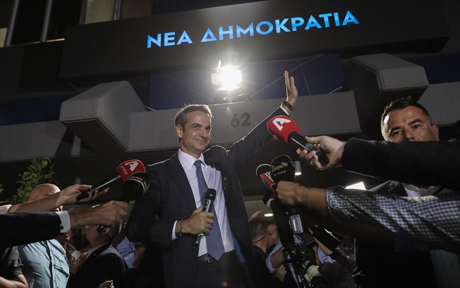 POY  2019. Ο Κυριάκος Μητσοτάκης έξω απο τα γραφεία της Νέας Δημοκρατίας λίγο πριν μιλήσει για το εκλογικό αποτέλεσμα