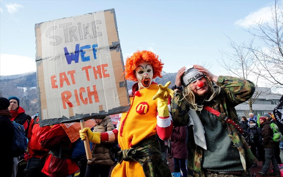 Νταβός - Παγκόσμιο Οικονομικό Φόρουμ- κλιματική αλλαγή- διαδηλώσεις. Ακτιβιστές διαδηλώνουν για το κλίμα