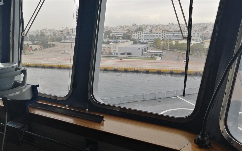 Επίσκεψη γαλλικού ελικοπτεροφόρου     . 