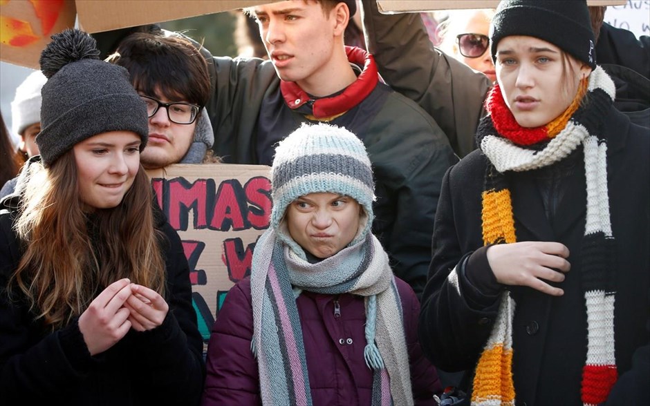 January Best . 24 Ιανουαρίου 2020: Η 17χρονη Σουηδή ακτιβίστρια Γκρέτα Τούνμπεργκ συμμετέχει σε διαδήλωση για το περιβάλλον στο Νταβός της Ελβετίας και ο φακός την συλλαμβάνει σε μία όχι ιδιαίτερα κολακευτική πόζα. 