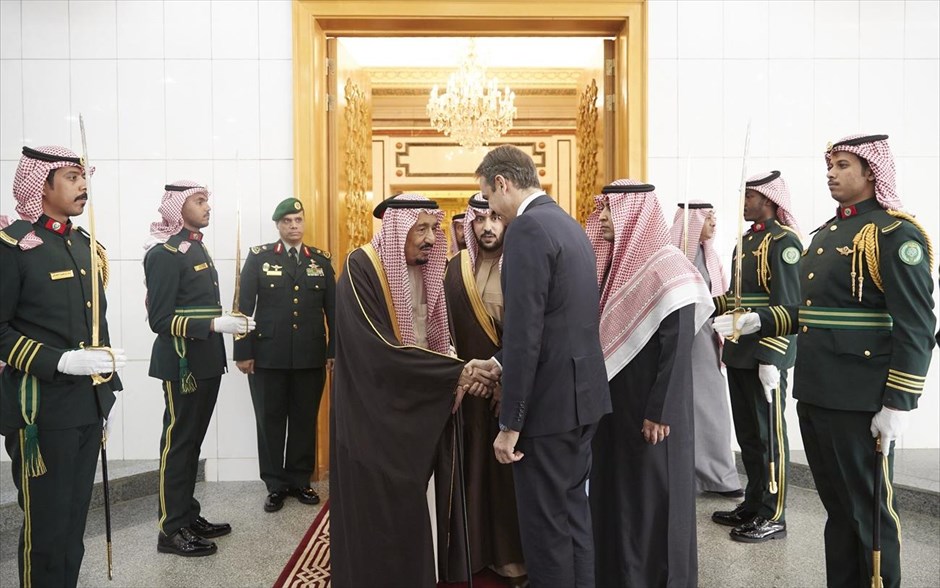Μητσοτάκης- Σαλμάν- Σαουδική Αραβία . Με τον Βασιλιά της Σαουδικής Αραβίας Σαλμάν μπιν Αμπντουλαζίζ Αλ Σαούντ