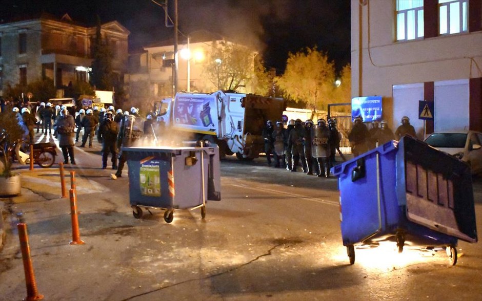Επεισόδια - Λέσβος - Καράβας-Επιλεγμένη περιοχή χώρου συγκέντρωσης μεταναστών και προσφύγων. 