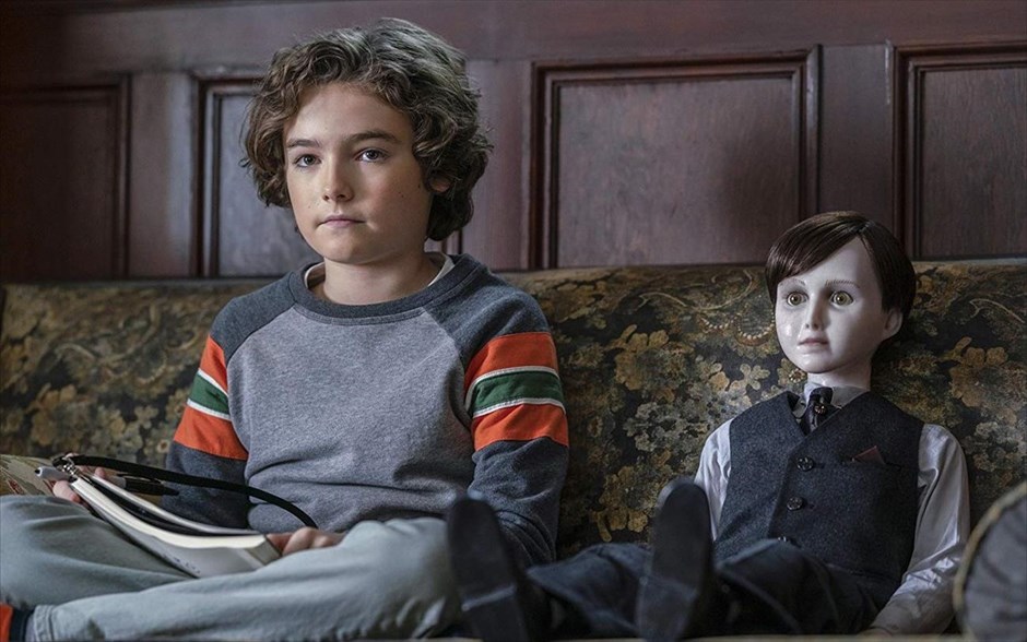 Brahms: The Boy II. Στην ταινία τρόμου του Γουίλιαμ Μπρεντ Μπελ, με πρωταγωνίστρια την Κέιτι Χολμς, μια νέα οικογένεια, μετακομίζει στην έπαυλη Χίλσαϊρ, δίχως να γνωρίζει την ανατριχιαστική της ιστορία.
&nbsp;