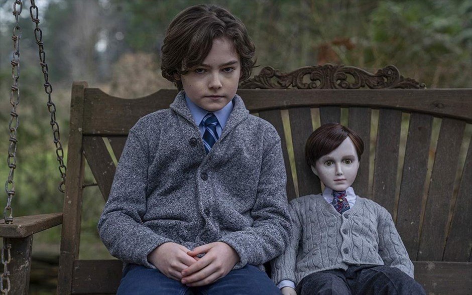 Brahms: The Boy II. Στην ταινία τρόμου του Γουίλιαμ Μπρεντ Μπελ, με πρωταγωνίστρια την Κέιτι Χολμς, μια νέα οικογένεια, μετακομίζει στην έπαυλη Χίλσαϊρ, δίχως να γνωρίζει την ανατριχιαστική της ιστορία.
&nbsp;