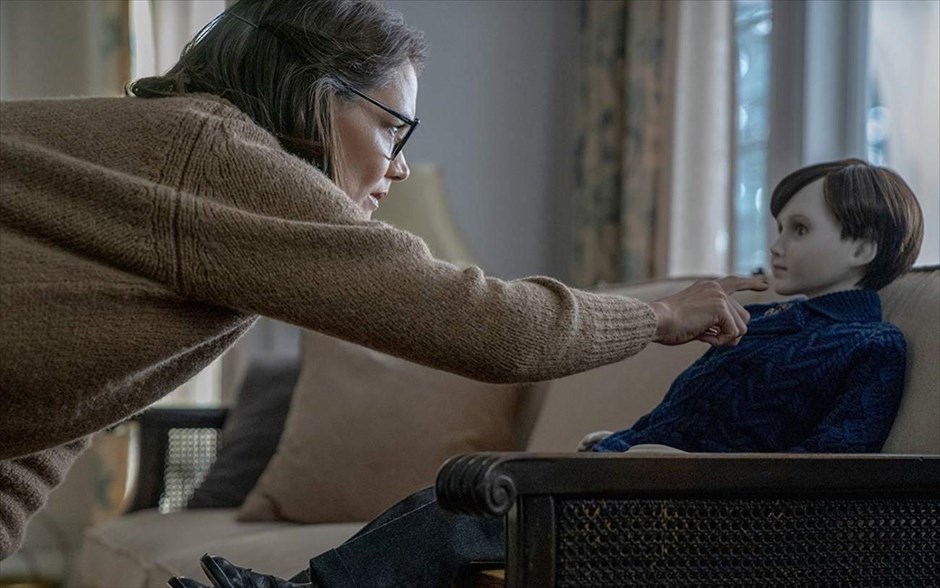 Brahms: The Boy II. Στην ταινία τρόμου του Γουίλιαμ Μπρεντ Μπελ, με πρωταγωνίστρια την Κέιτι Χολμς, μια νέα οικογένεια, μετακομίζει στην έπαυλη Χίλσαϊρ, δίχως να γνωρίζει την ανατριχιαστική της ιστορία.
&nbsp;