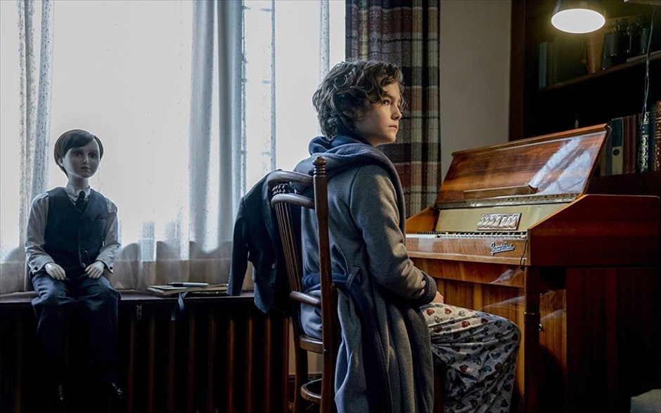 Brahms: The Boy II. Στην ταινία τρόμου του Γουίλιαμ Μπρεντ Μπελ, με πρωταγωνίστρια την Κέιτι Χολμς, μια νέα οικογένεια, μετακομίζει στην έπαυλη Χίλσαϊρ, δίχως να γνωρίζει την ανατριχιαστική της ιστορία.
&nbsp;