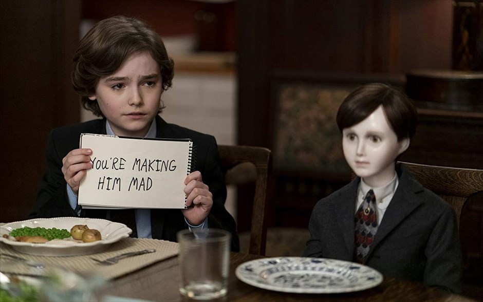 Brahms: The Boy II. Στην ταινία τρόμου του Γουίλιαμ Μπρεντ Μπελ, με πρωταγωνίστρια την Κέιτι Χολμς, μια νέα οικογένεια, μετακομίζει στην έπαυλη Χίλσαϊρ, δίχως να γνωρίζει την ανατριχιαστική της ιστορία.
&nbsp;