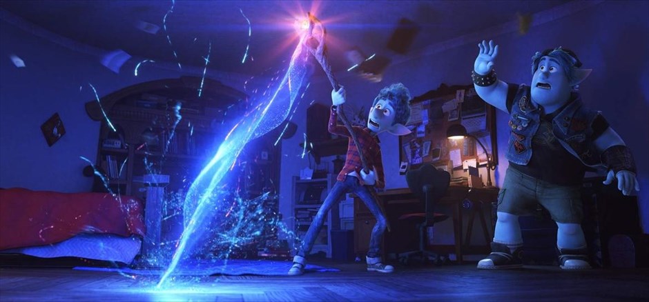 Φύγαμε. Στη νέα ταινία της Pixar, σε σκηνοθεσία Νταν Σκάνλον, πρωταγωνιστούν δύο αδέρφια-ξωτικά που έχουν την ευκαιρία να φέρουν τον πατέρα τους ξανά στη ζωή, για μία ημέρα, χάρη σε ένα μαγικό ραβδί και ένα ξόρκι που τους έχει αφήσει.